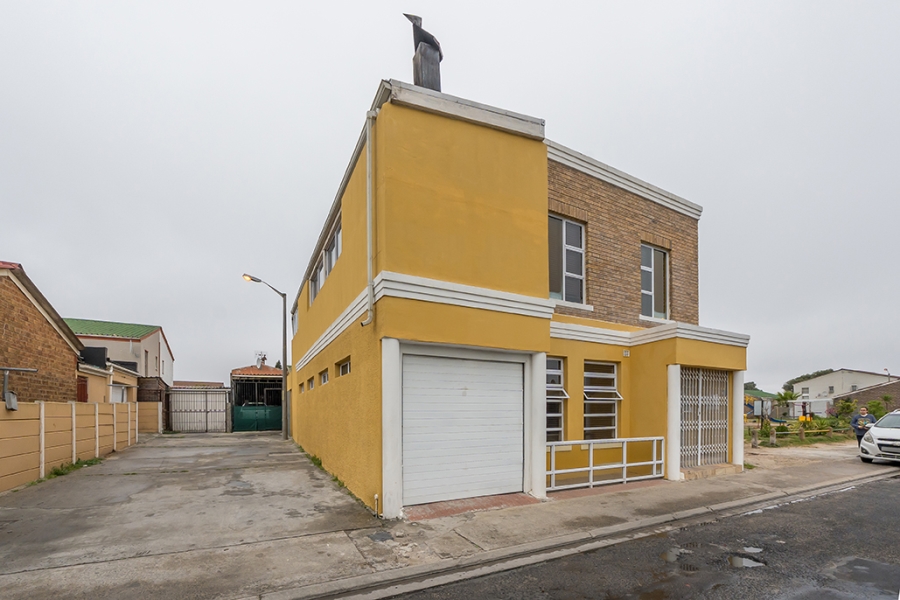 7 Bedroom Property for Sale in Lentegeur Western Cape